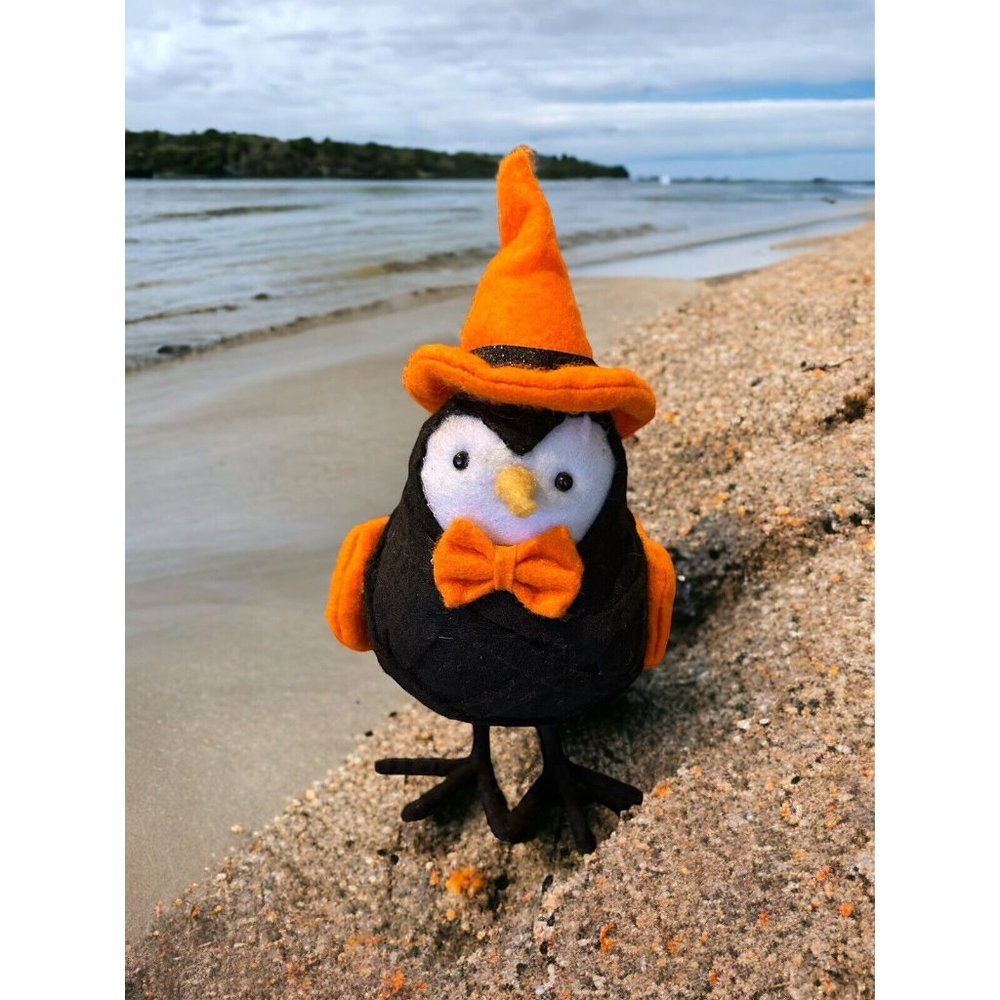 Target Hyde Eek Witch Bird 2016 Featherly Friends Halloween Black Orange Felt